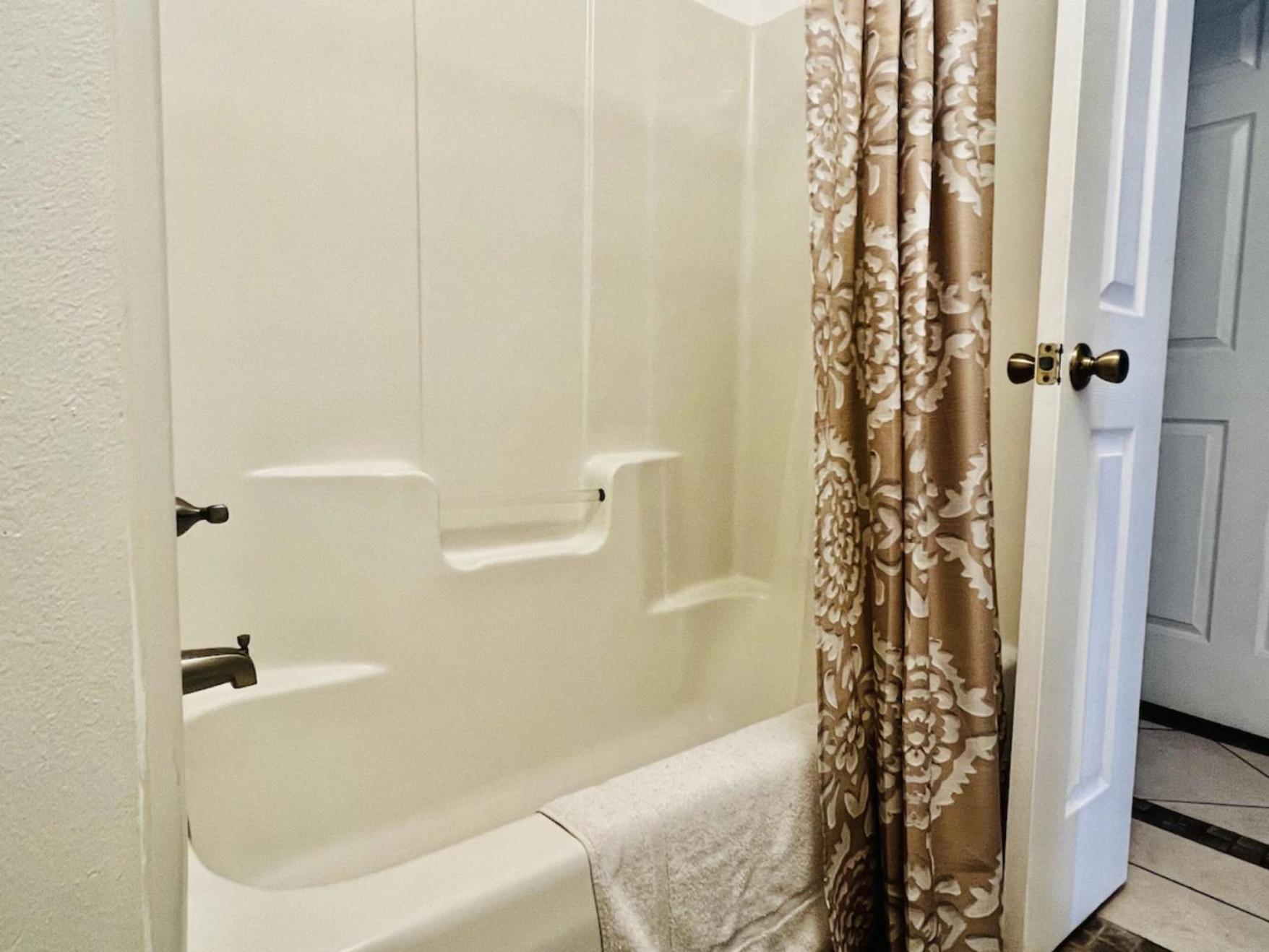 Charming 2 Bdr 1 Bath Home Fenced Byard N Pensacola Pet Friendly Close To Bases 外观 照片